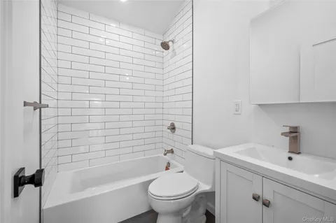 $999,000 | 2739 Lawton Avenue | Throgs Neck