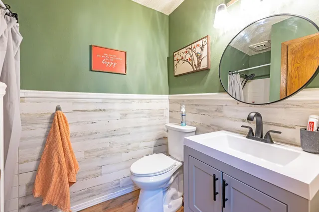 $219,000 | 302 North Manyaska Street, Sherburn, MN 56171