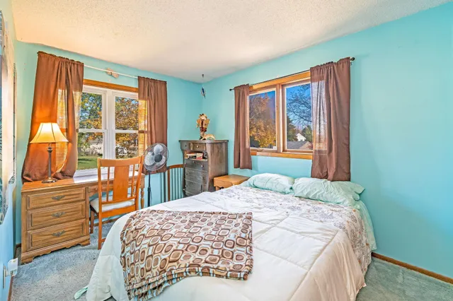 $219,000 | 302 North Manyaska Street, Sherburn, MN 56171