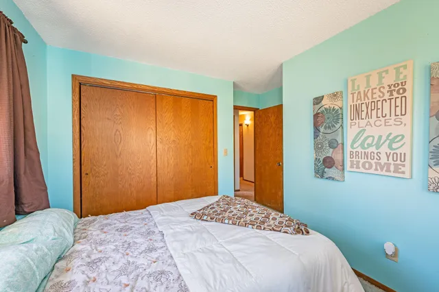 $219,000 | 302 North Manyaska Street, Sherburn, MN 56171