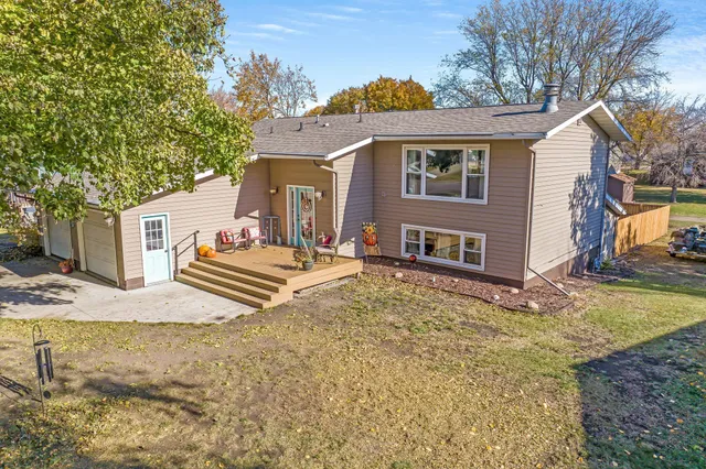 $219,000 | 302 North Manyaska Street, Sherburn, MN 56171