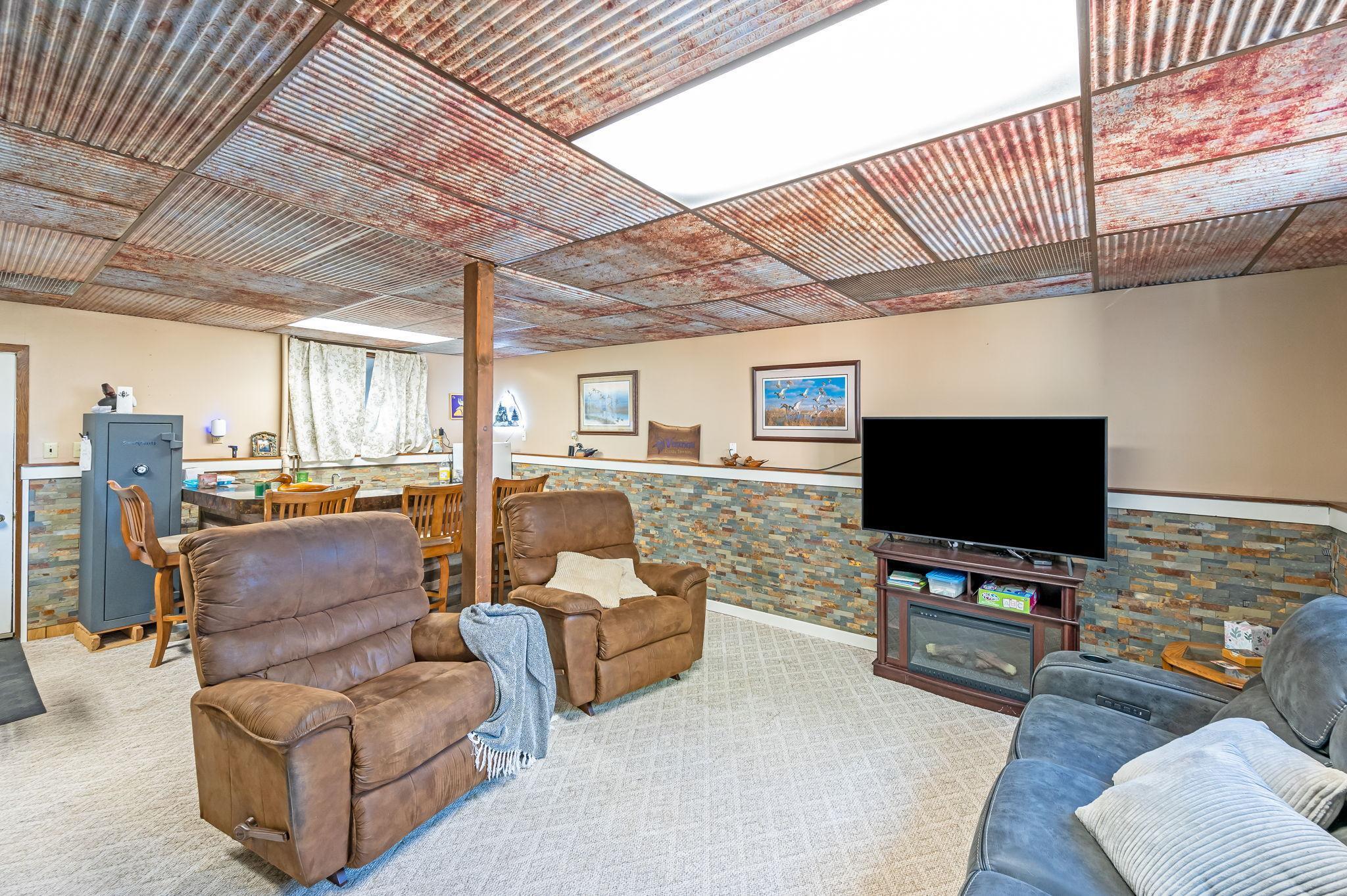 302 North Manyaska Street Sherburn, MN 56171 - Photo 25 of 43