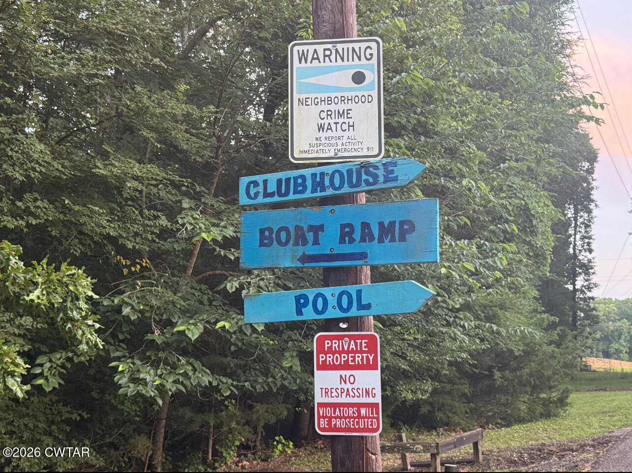 160 Oak Grove Road Middleton, TN 38052 - Photo 4 of 13 a sign on the side of a building