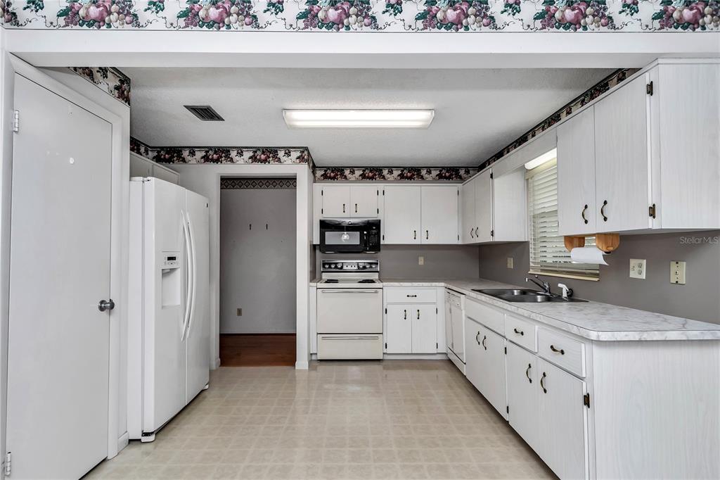 8667 Southwest 97th Street, Unit E Ocala, FL 34481 - Photo 13 of 38