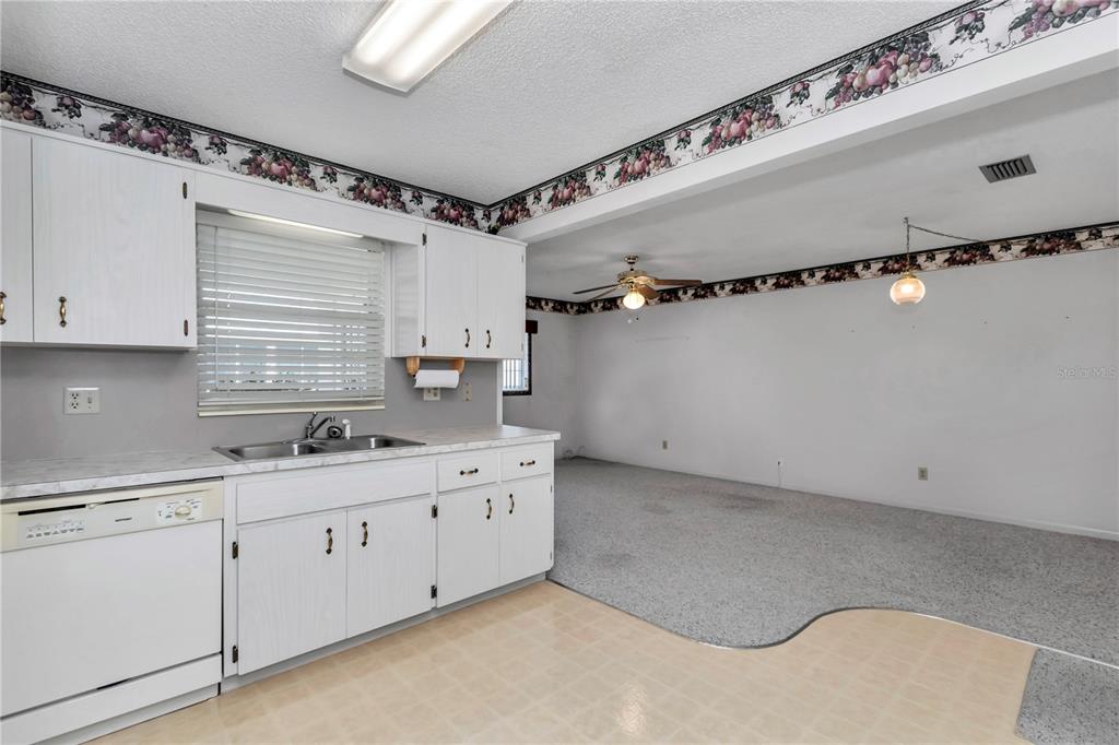 8667 Southwest 97th Street, Unit E Ocala, FL 34481 - Photo 14 of 38