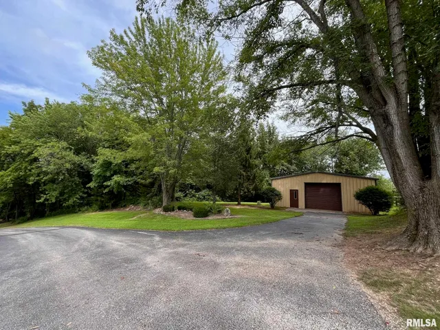 $215,000 | 3938 Musholt Strasse Lane, Quincy, IL 62305