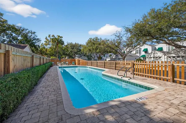$529,900 | 5300 Bayshore Boulevard, Unit C6, Tampa, FL 33611