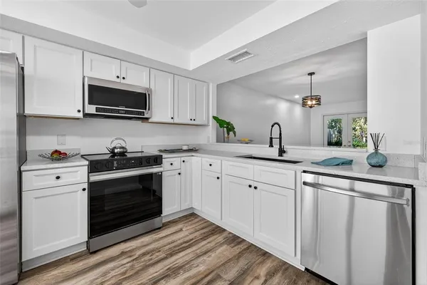 $529,900 | 5300 Bayshore Boulevard, Unit C6, Tampa, FL 33611