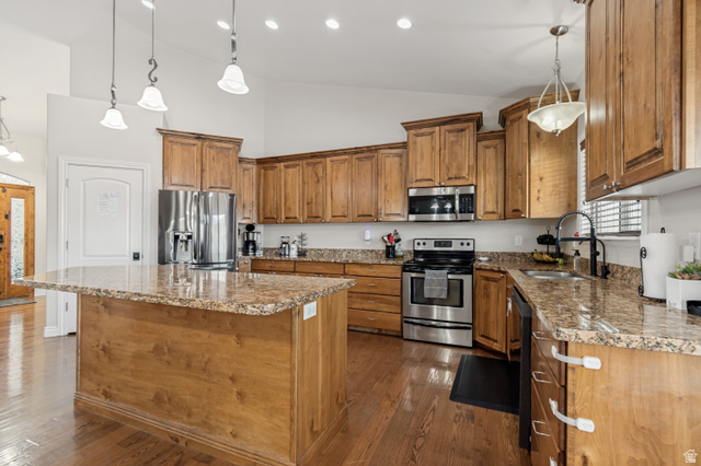 7296 Ridge Road Lake Point, UT 84074 - Photo 11 of 54 Kitchen