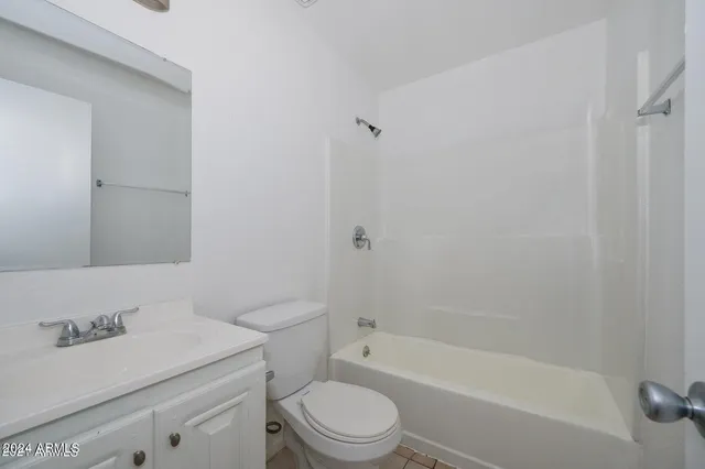 $899 | 2049 West Hayward Avenue, Unit 10, Phoenix, AZ 85021