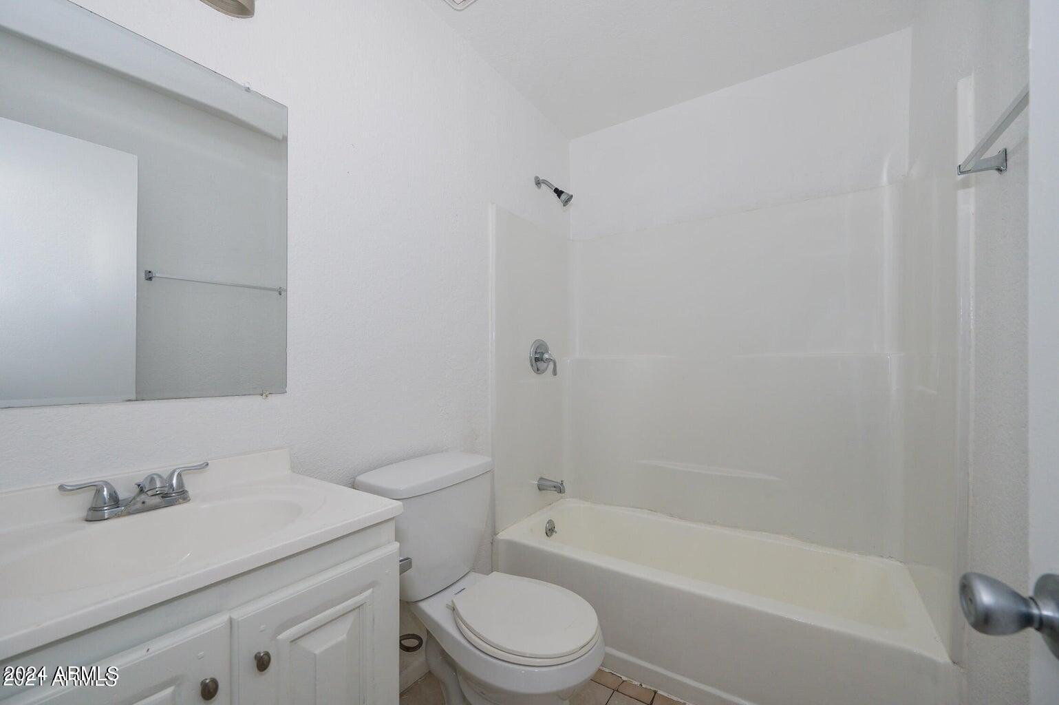 2049 West Hayward Avenue, Unit 10 Phoenix, AZ 85021 - Photo 12 of 14 20220816035344097388000000-o