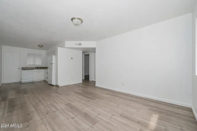 $899 | 2049 West Hayward Avenue, Unit 10, Phoenix, AZ 85021