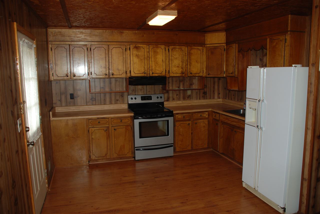 141 Russell Road Wellford, SC 29385 - Photo 2 of 11