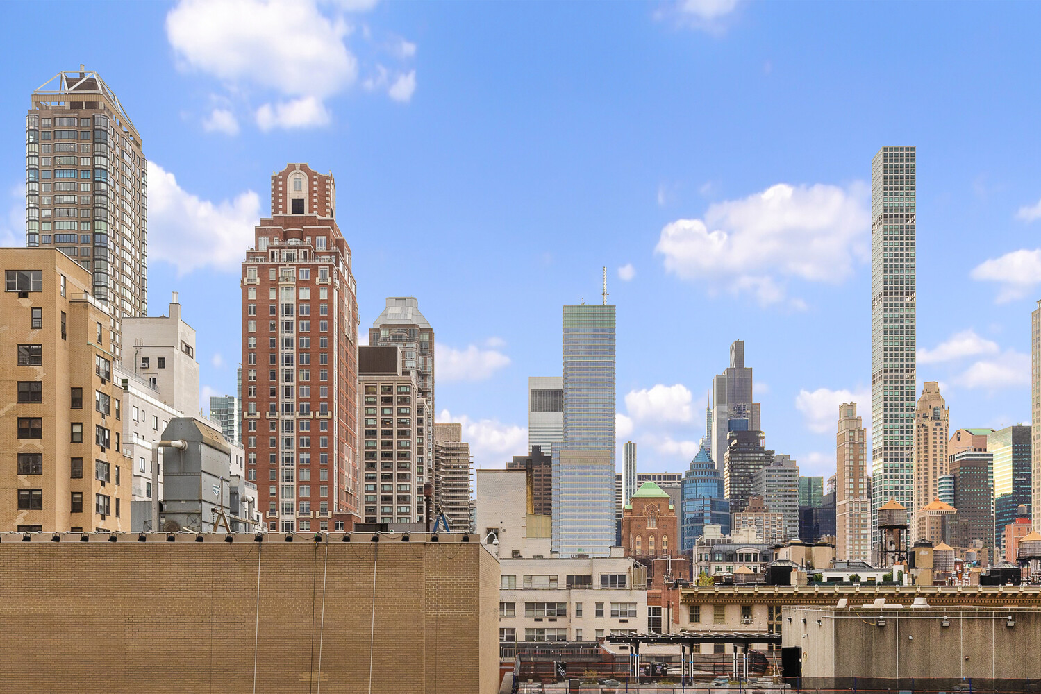 150 East 69th Street, Unit 11L Manhattan, NY 10021 - Photo 5 of 13 a city view with tall buildings