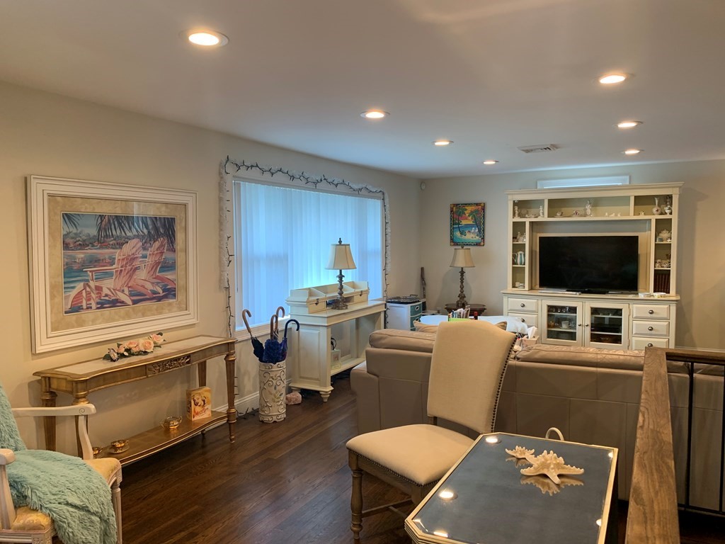 495 Gardners Neck Road Swansea, MA 02777 - Photo 8 of 8 Gallery Image 8