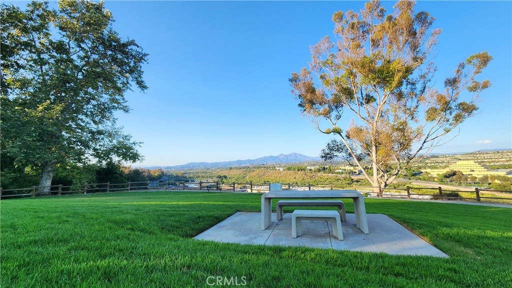 87 Matisse Circle, Unit CI42 Aliso Viejo, CA 92656 - Photo 17 of 19 a view of a garden with an outdoor space