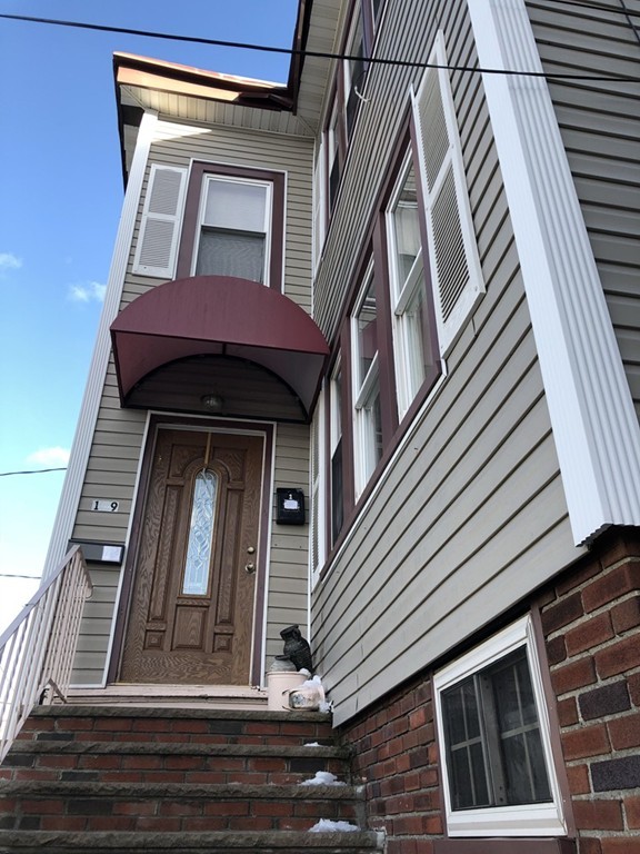 129 Grove Street Chelsea, MA 02150 - Photo 4 of 21 Gallery Image 4