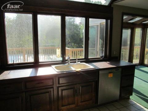 8150 North Nichols Road Flushing, MI 48433 - Photo 5 of 46 20257673-4.JPG