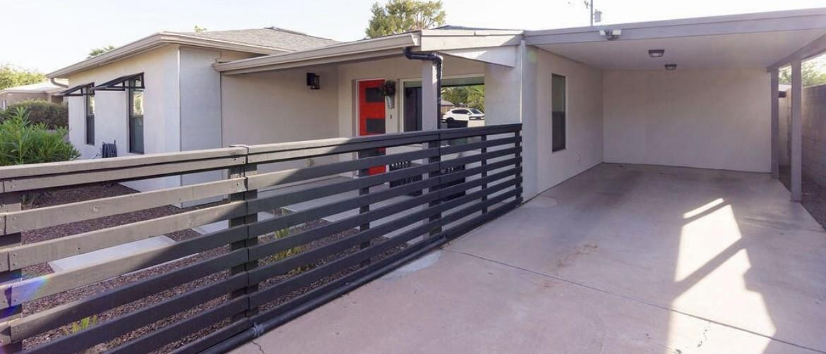 4214 North 20th Street Phoenix, AZ 85016 - Photo 6 of 40 a view of a house with a small space