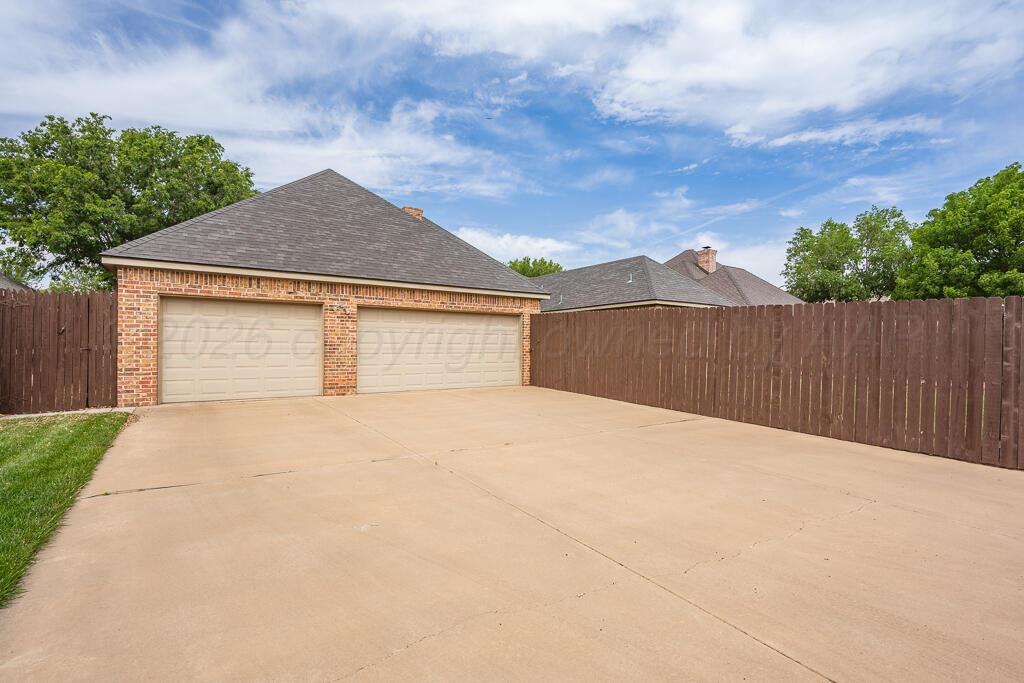 4805 Wesley Road Amarillo, TX 79119 - Photo 37 of 37 driveway