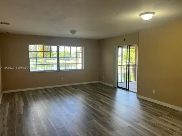 $273,000 | 3655 Northwest 94th Avenue, Unit 8H, Sunrise, FL 33351