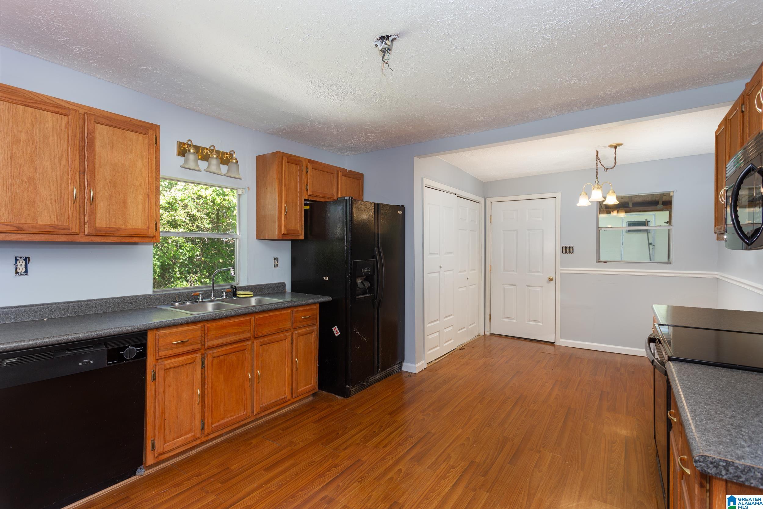 105 Maple Street Anniston, AL 36201 - Photo 5 of 28