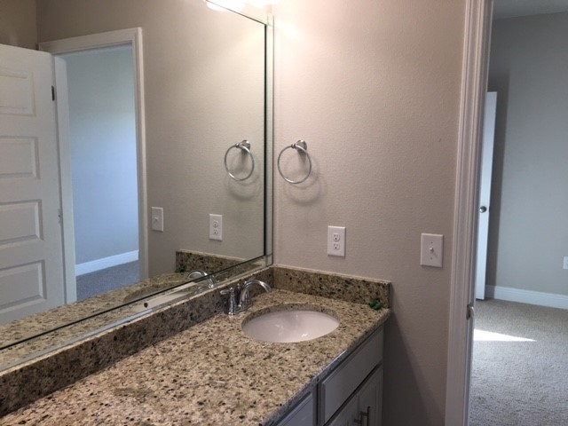 655 Gyaws Avenue Gulf Shores, AL 36542 - Photo 7 of 13 Jack n Jill Bath