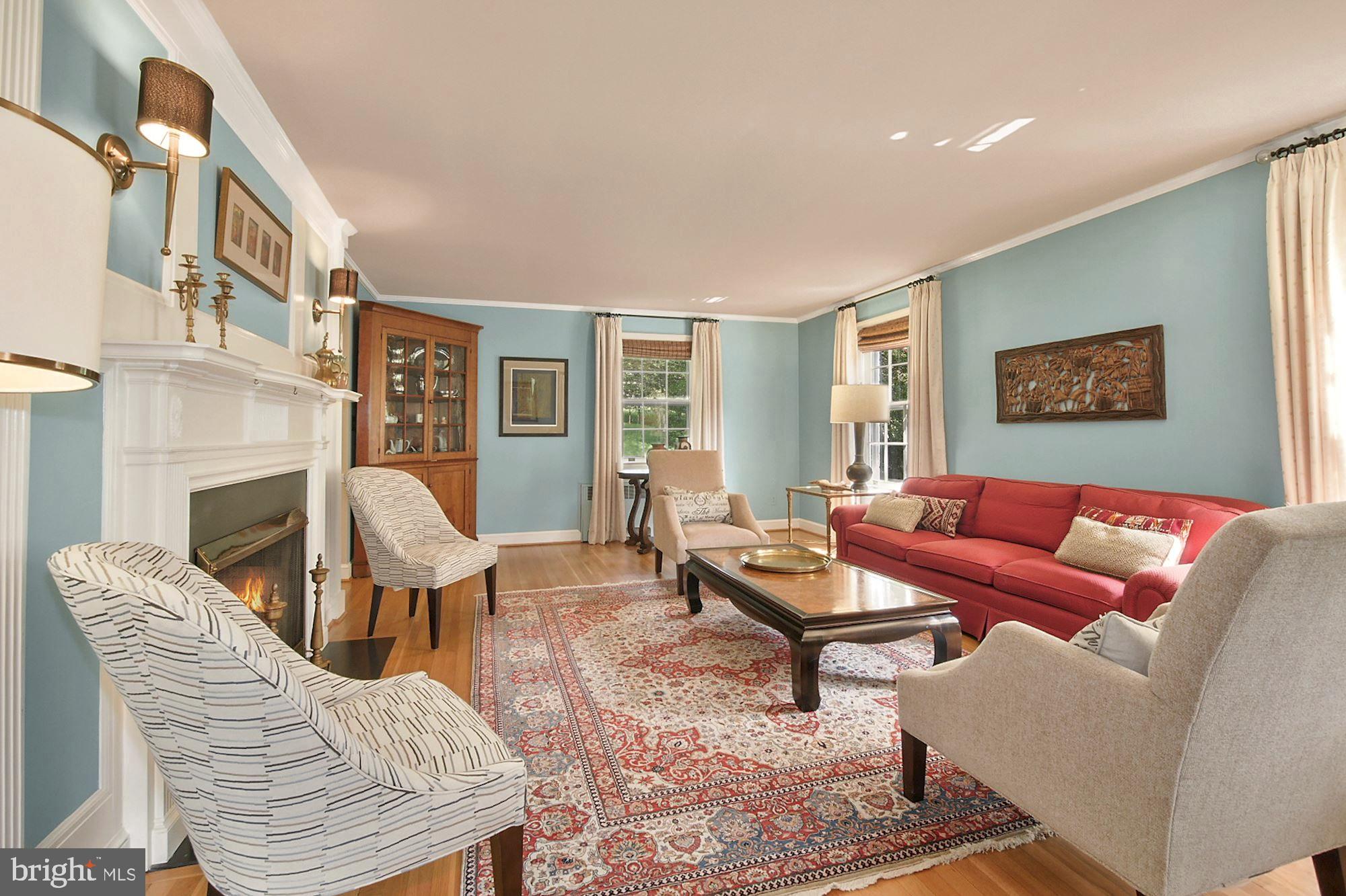 100 Warrenton Drive Silver Spring, MD 20904 - Photo 5 of 36 Beautiful living room