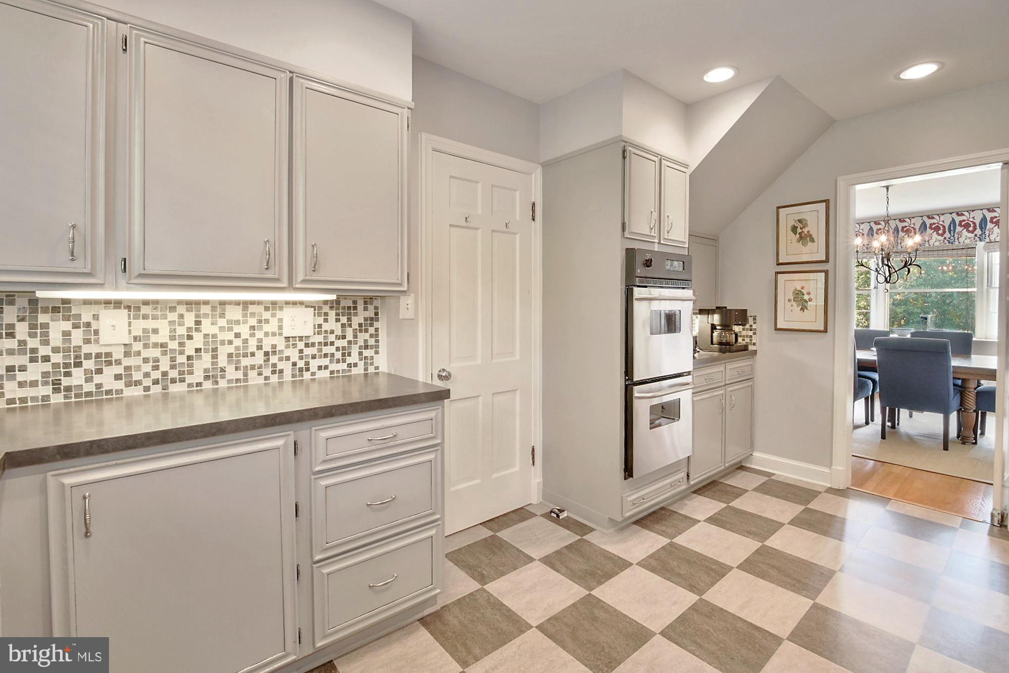 100 Warrenton Drive Silver Spring, MD 20904 - Photo 9 of 36 New appliances in kitchen