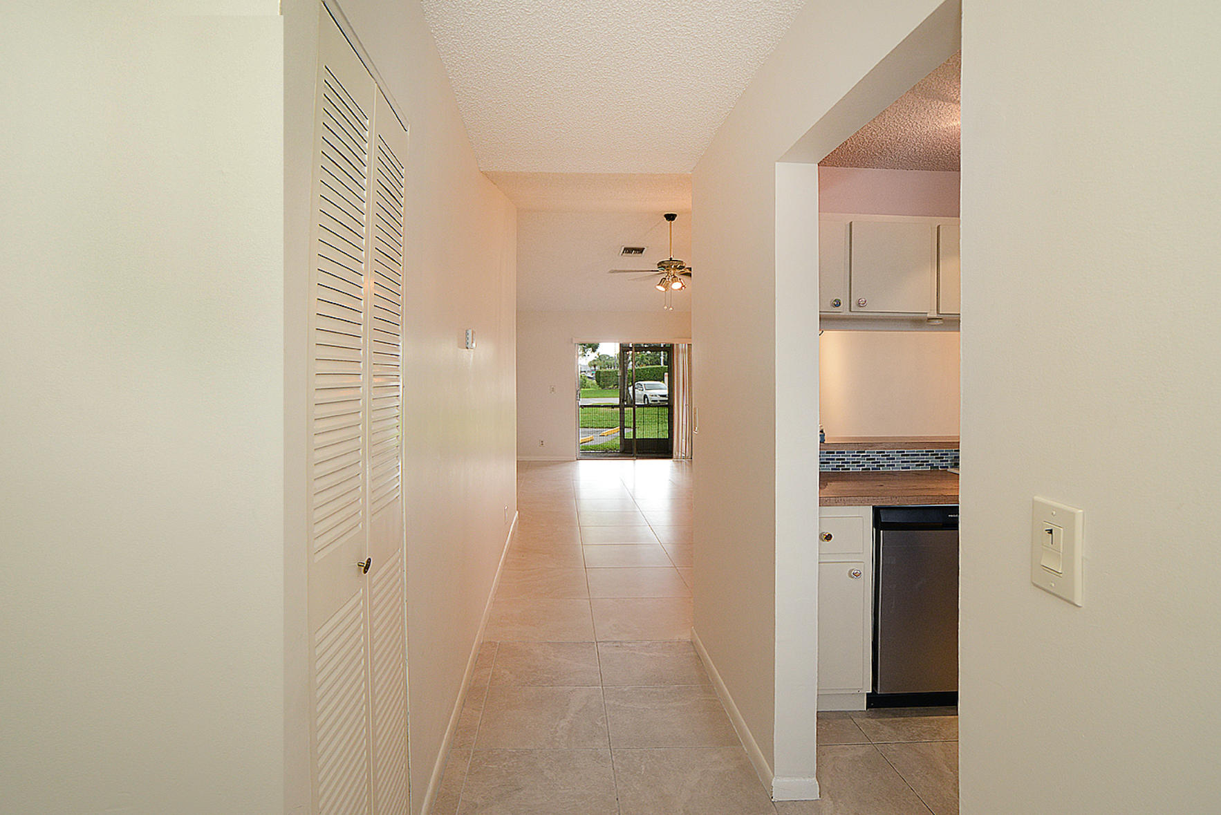 9941 Three Lakes Circle Boca Raton, FL 33428 - Photo 4 of 24 AK2_9918A