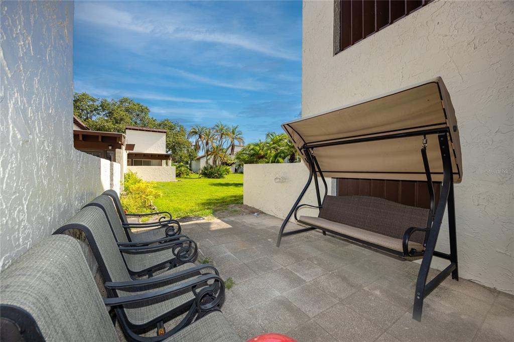 2207 Belleair Road, Unit B4 Clearwater, FL 33764 - Photo 21 of 37 a living room with furniture