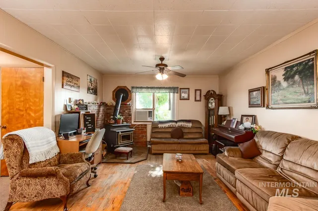 $1,750,000 | 8600 Hillview Road, Emmett, ID 83617