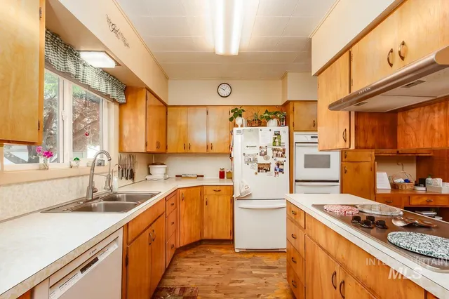 $1,750,000 | 8600 Hillview Road, Emmett, ID 83617