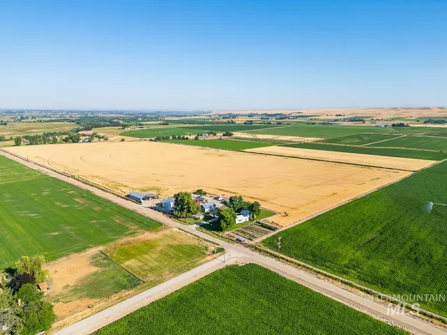 $1,750,000 | 8600 Hillview Road, Emmett, ID 83617