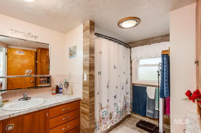 $1,750,000 | 8600 Hillview Road, Emmett, ID 83617