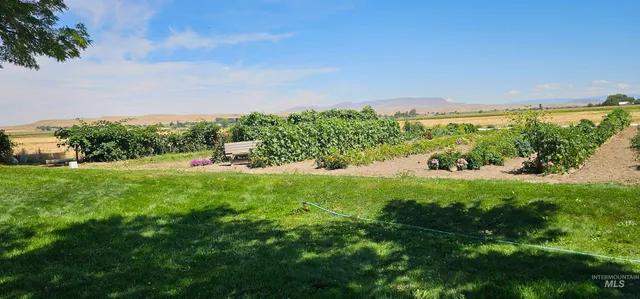 $1,750,000 | 8600 Hillview Road, Emmett, ID 83617