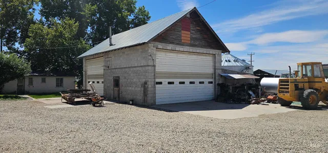 $1,750,000 | 8600 Hillview Road, Emmett, ID 83617