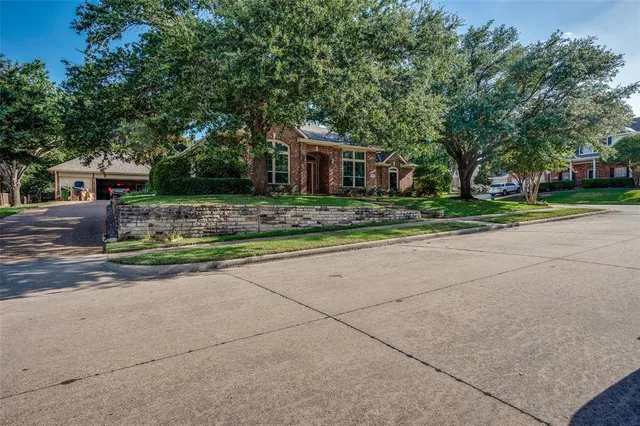 $600,500 | 400 Brook View Court, Prosper, TX 75078