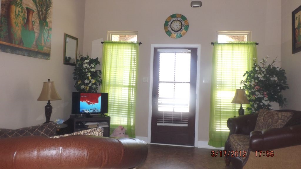 944 East Holmes Road Memphis, TN 38116 - Photo 2 of 11 Gallery Image 2
