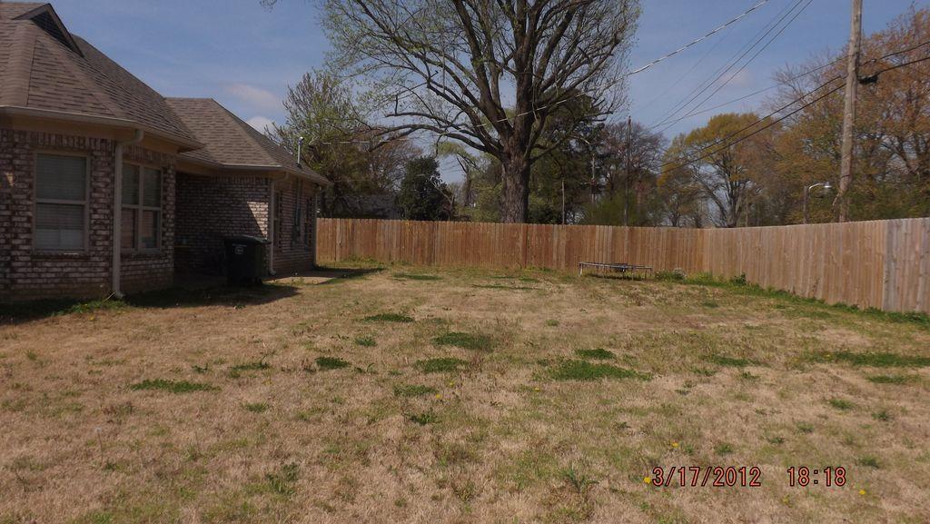 944 East Holmes Road Memphis, TN 38116 - Photo 7 of 11 Gallery Image 7