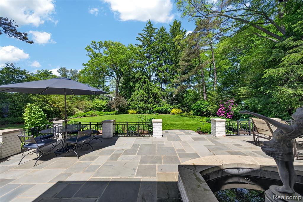66 Oxford Road Grosse Pointe, MI 48236 - Photo 8 of 52
