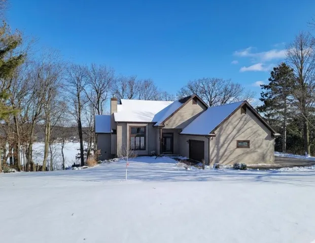 $919,900 | W10725 Wildwood Way, Poynette, WI 53955