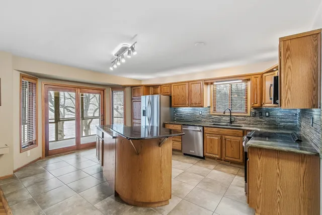 $919,900 | W10725 Wildwood Way, Poynette, WI 53955