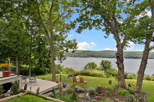 $919,900 | W10725 Wildwood Way, Poynette, WI 53955