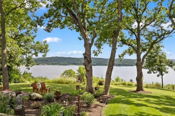 $919,900 | W10725 Wildwood Way, Poynette, WI 53955