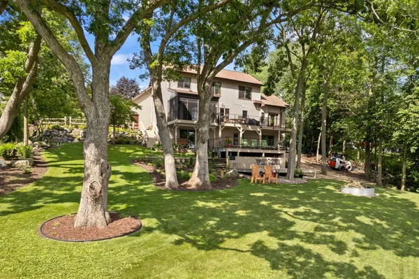 $919,900 | W10725 Wildwood Way, Poynette, WI 53955