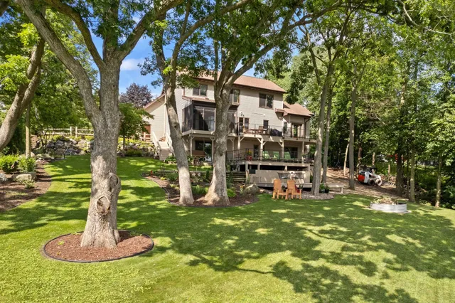 $919,900 | W10725 Wildwood Way, Poynette, WI 53955