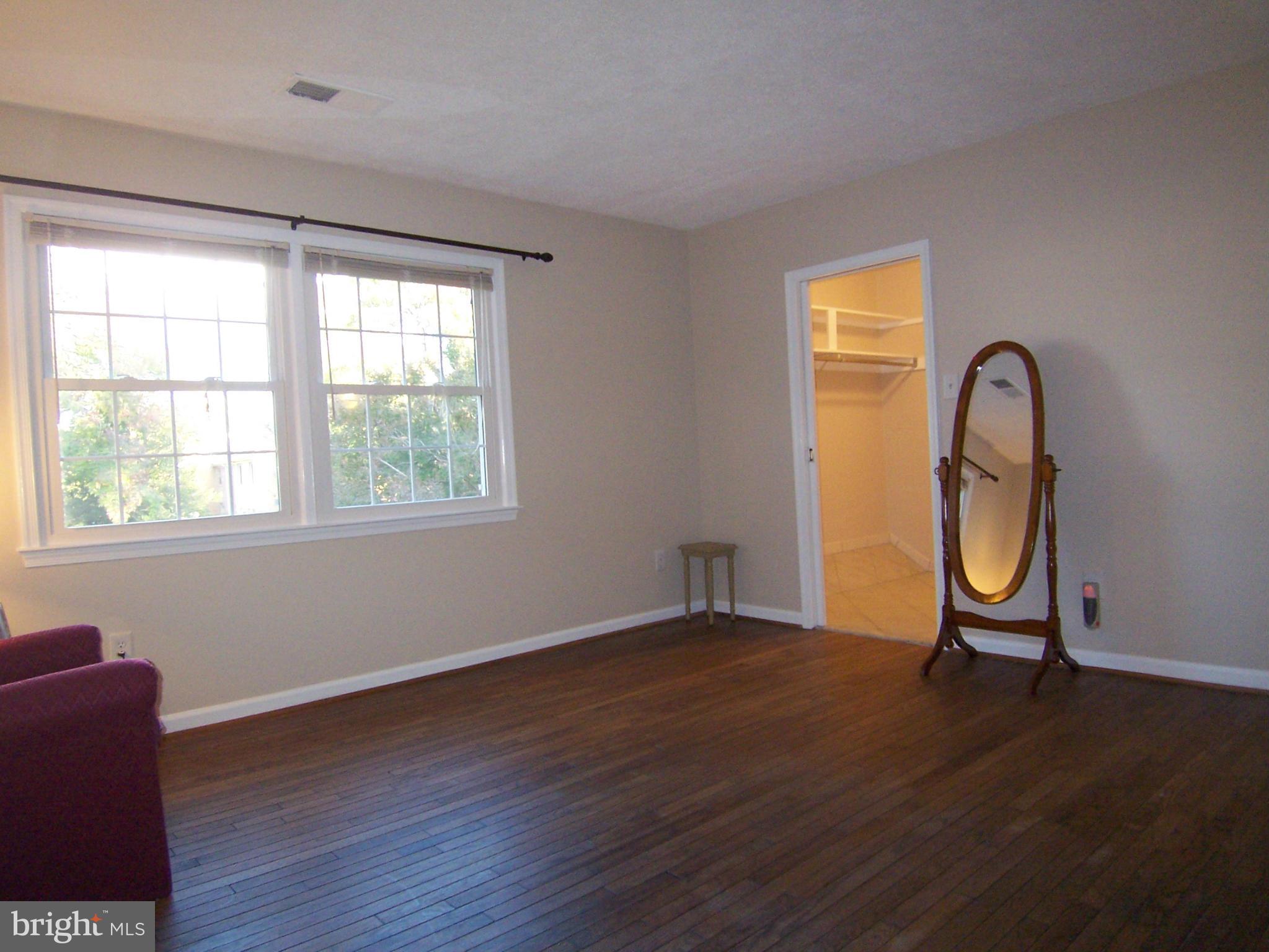 6003 Queenston Street Springfield, VA 22152 - Photo 11 of 29 Bedroom (Master)
