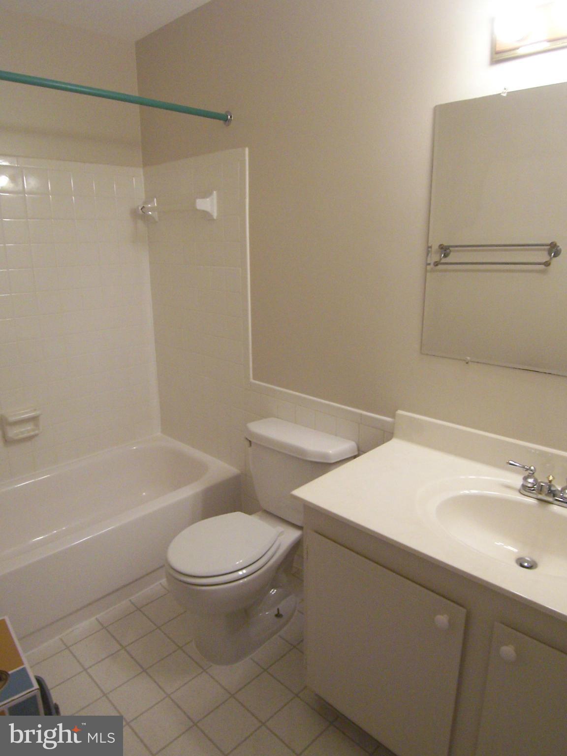 6003 Queenston Street Springfield, VA 22152 - Photo 18 of 29 Hall Bath