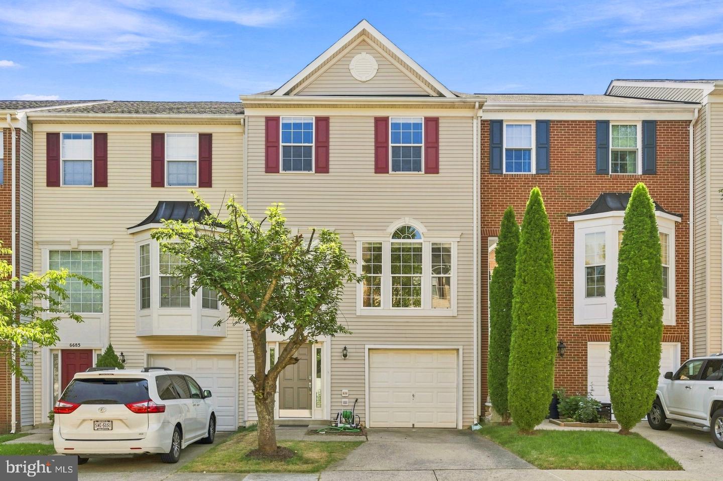 6687 Roderick Loop Gainesville, VA 20155 - Photo 1 of 46 Gallery Image 1